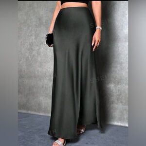 SHEIN Black midi skirt XL